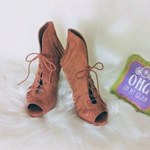 💥FINAL PRICE 3 FOR $25 Shoedazzle Tan Bootie NWOT